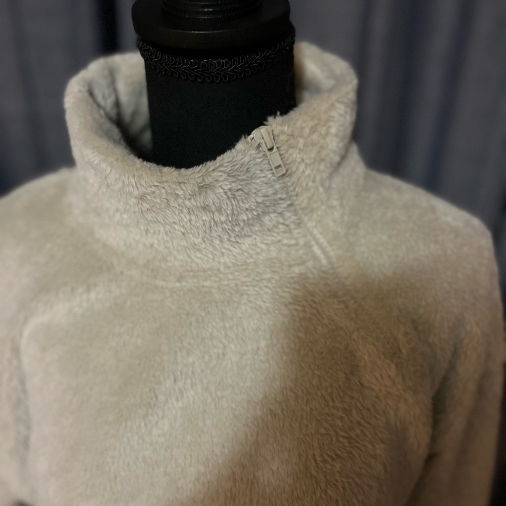 Brand The Royal Standard, size women’s Med, light beige pullover - Picture 5 of 8